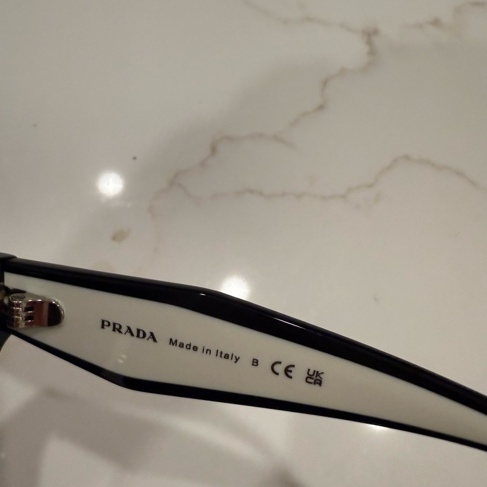Prada Black Sunglasses for women - Picture 9 of 11